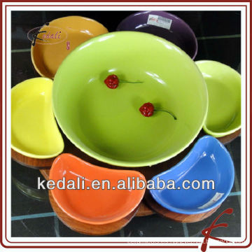 Catering de cerámica que sirve platos